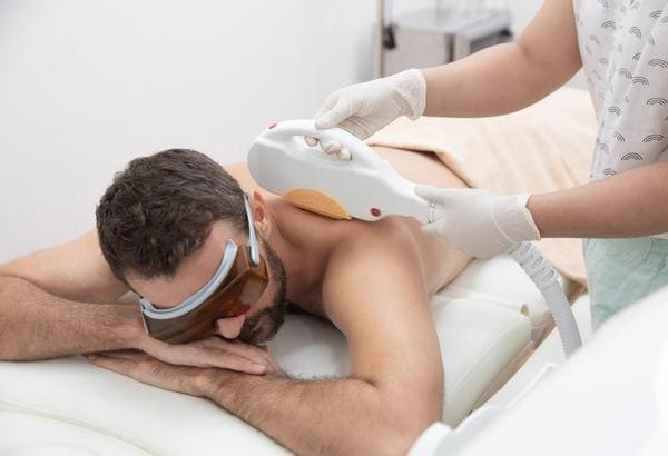 Erkek Lazer Epilasyon İşlemi